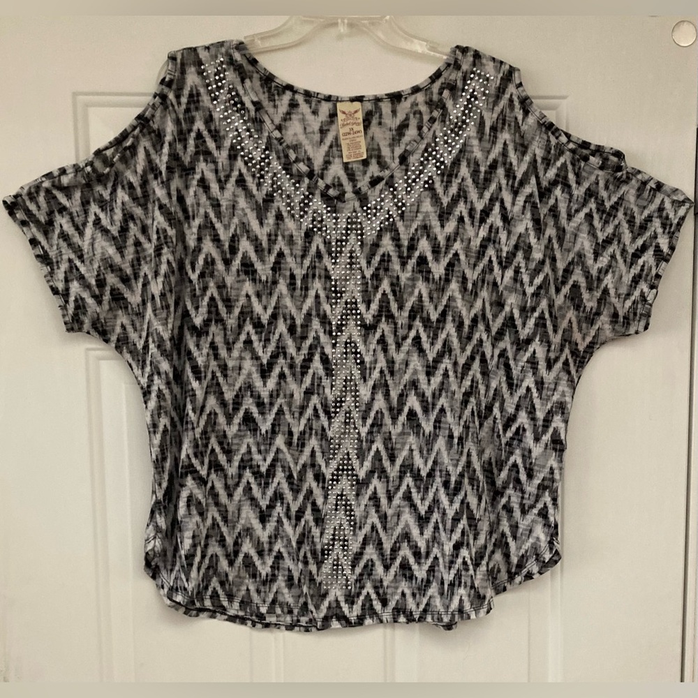 🖤🤍🩶Faded Glory Peek-A-Boo Shoulder Black&White w/Shiny Silver Rhinestone Design